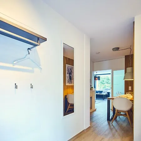 Supergemuetlich - Mitten In Der - Netflix - Mountainbike * وينتربرغ